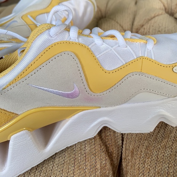 Nike sneakers - Picture 7 of 8